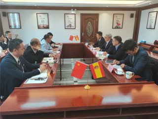  2020年11月27日，乐家集团高层领导莅临公海555000JC线路检测中心建材集团总部交流工作